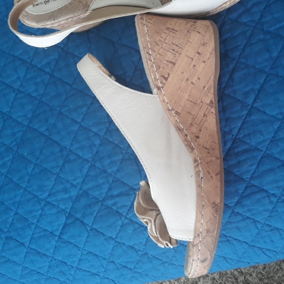 BORN flower wedge - Picture 2 of 3